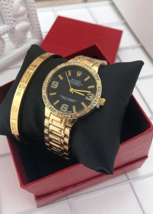 Подарочный набор для женщин часы, браслет + коробка 2130069