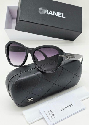 Набор солнцезащитные очки, коробка, чехол + салфетки 2137780